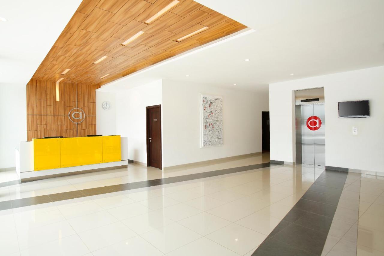 Amaris Hotel Tebet Giacarta Esterno foto