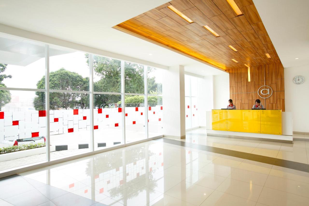 Amaris Hotel Tebet Giacarta Esterno foto