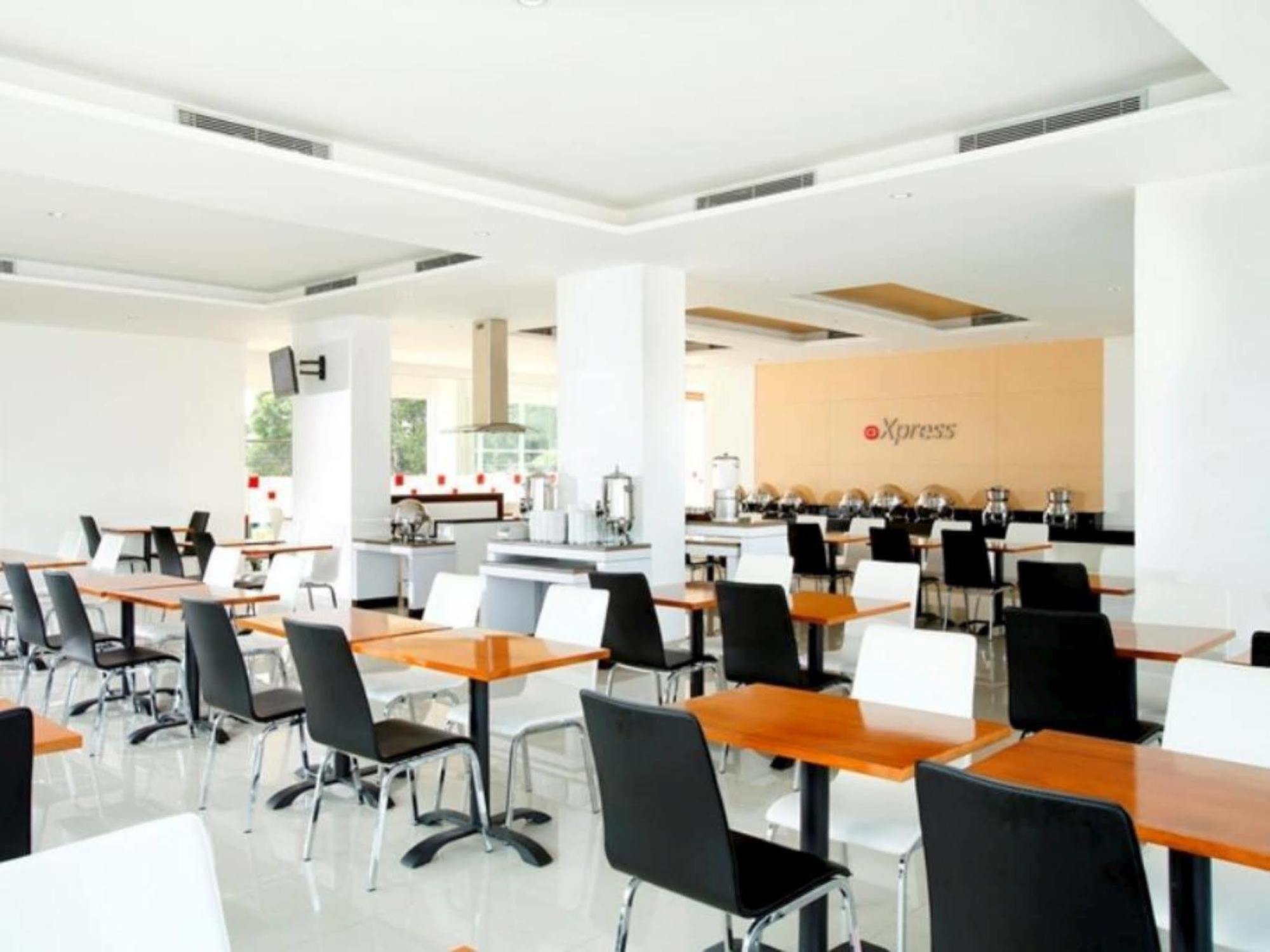 Amaris Hotel Tebet Giacarta Esterno foto