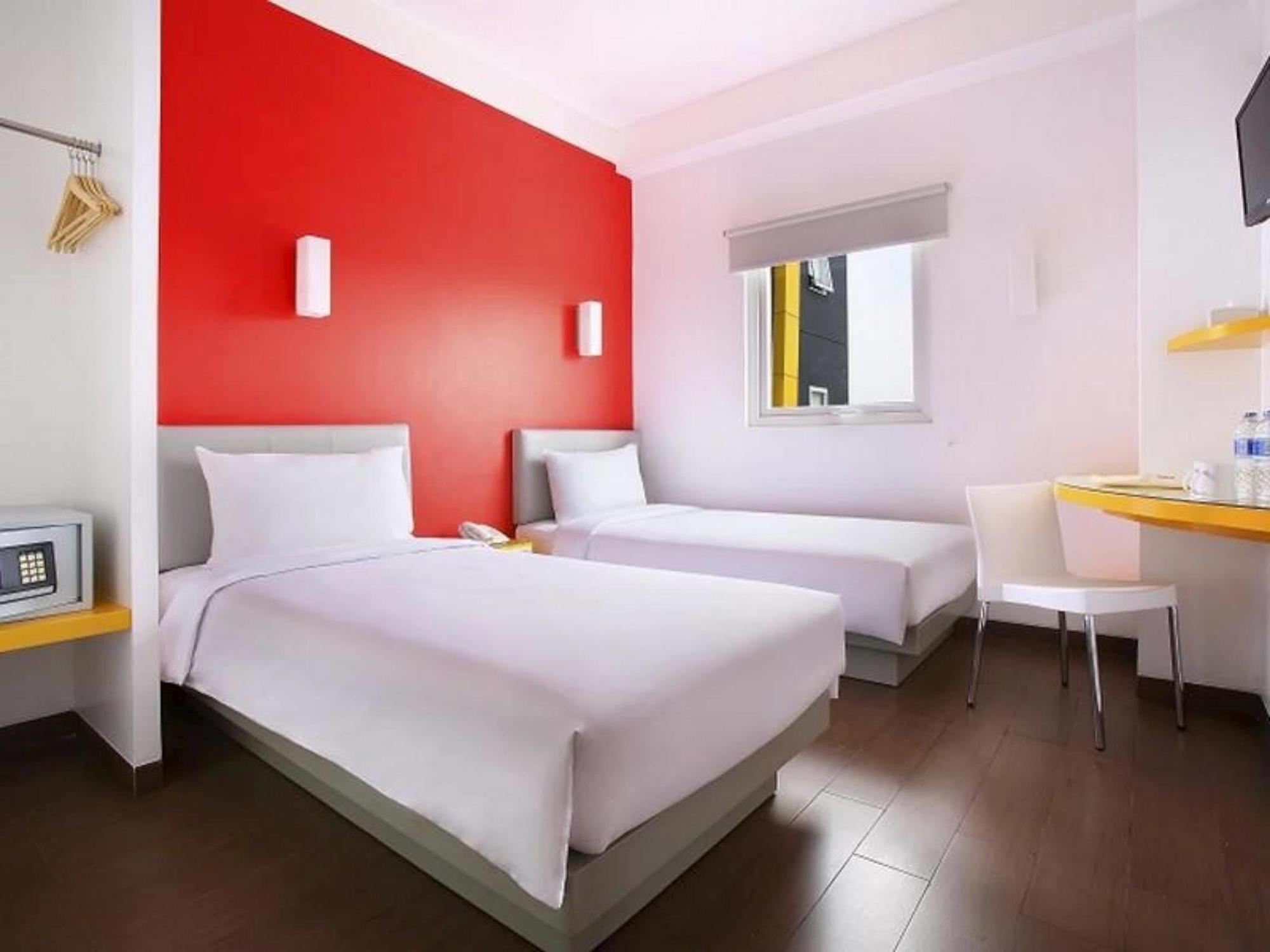 Amaris Hotel Tebet Giacarta Esterno foto